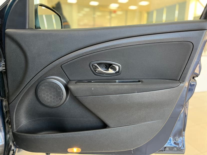 renault-fluence-2012-1398-19