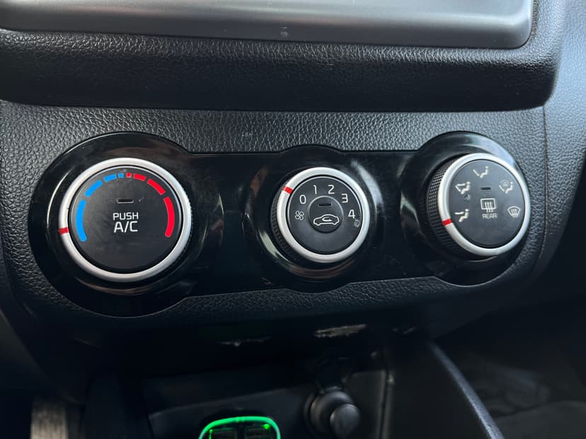 kia-rio-2015-1400-14