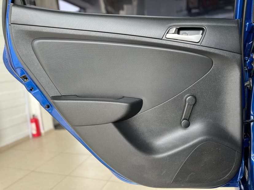 Hyundai Solaris с пробегом, 2011 год, Волгоград, 1.4 бензин, Механика - вид 23