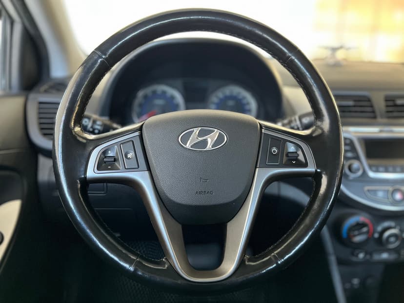 Hyundai Solaris с пробегом, 2015 год, Волгоград, 1.6 бензин, Автомат - вид 10