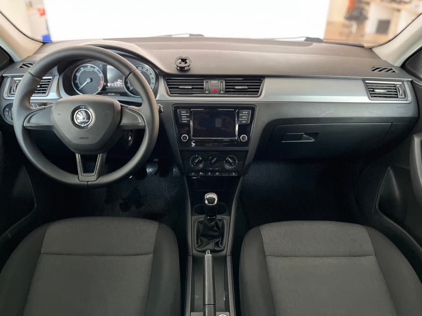Skoda Rapid с пробегом, 2018 год, Волгоград, 1.6 бензин, Механика - вид 9
