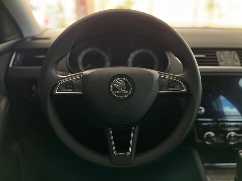 Skoda Octavia с пробегом, 2017 год, Волгоград, 1.8 бензин, Робот - вид 10