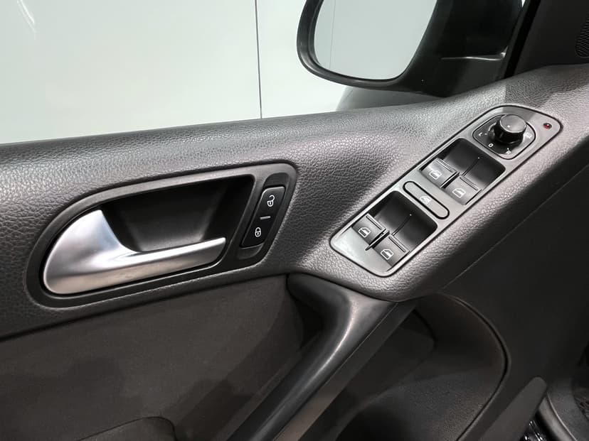 volkswagen-tiguan-2011-1089-3