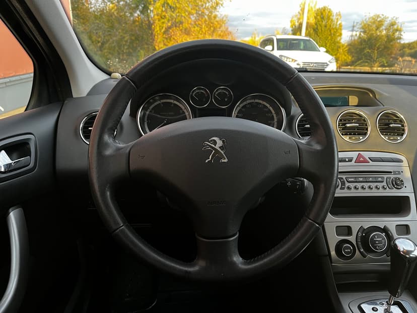 peugeot-408-2013-272-11