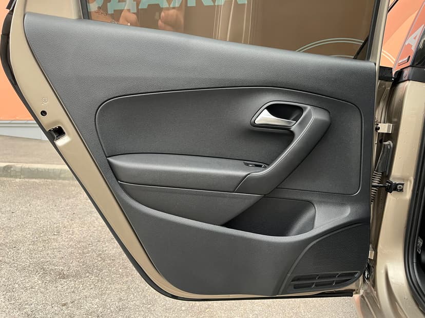 volkswagen-polo-2017-96-21