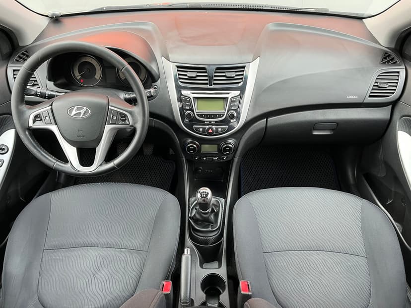 hyundai-solaris-2011-40-8