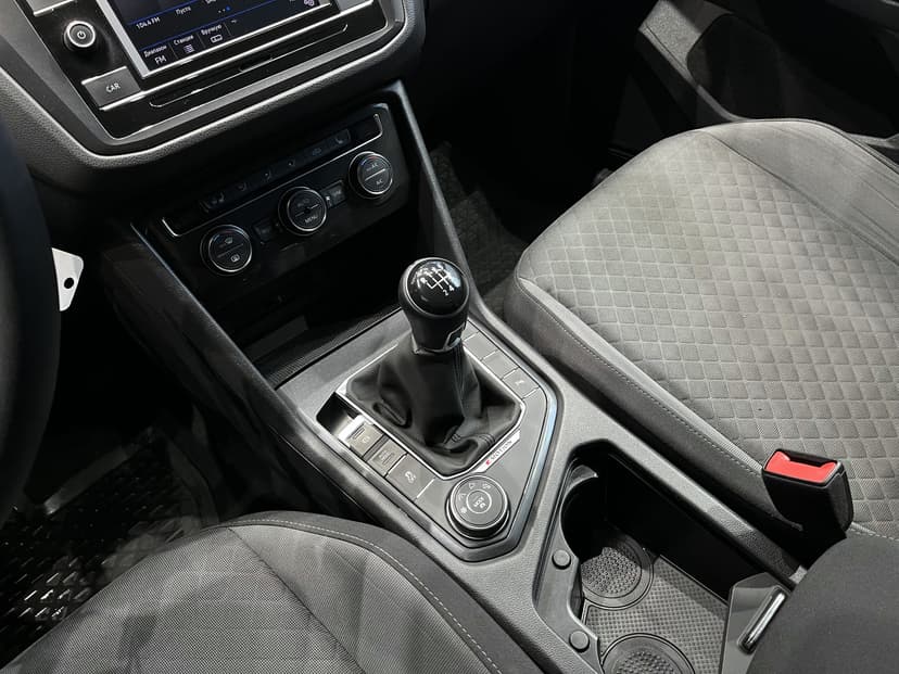 volkswagen-tiguan-2017-1121-22