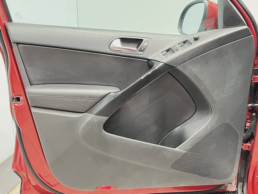 volkswagen-tiguan-2009-1178-9