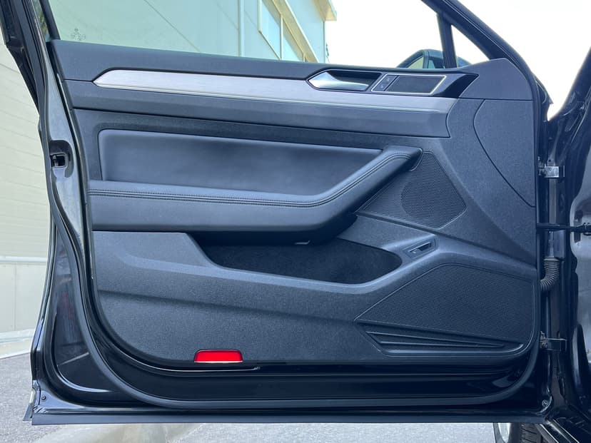 volkswagen-passat-2018-61-23