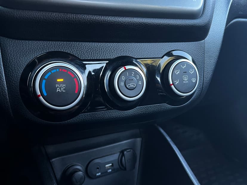 kia-rio-2015-100-11