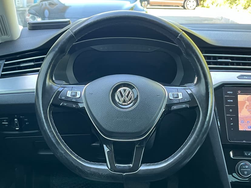 volkswagen-passat-2018-61-15