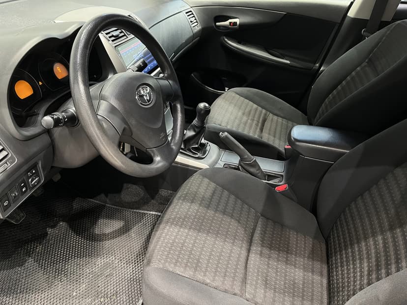 toyota-corolla-2008-1143-5