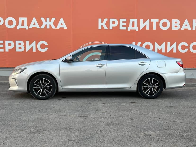 toyota-camry-2017-56-7