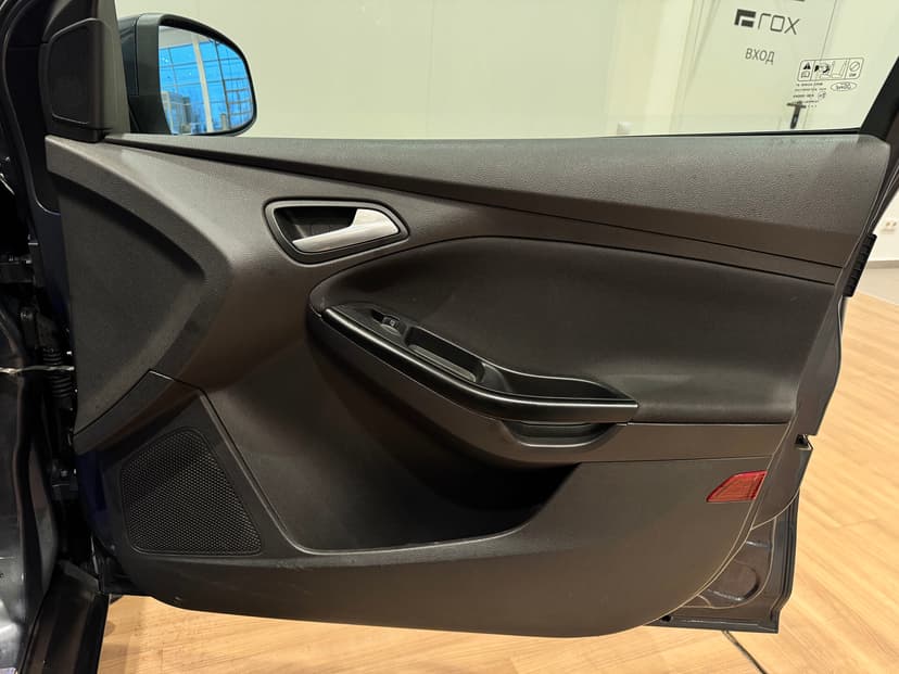 ford-focus-2011-966-21