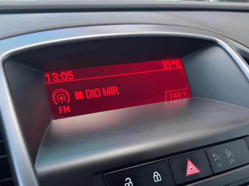 opel-astra-2013-57-10
