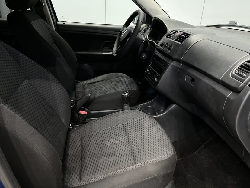 skoda-fabia-2013-1160-21