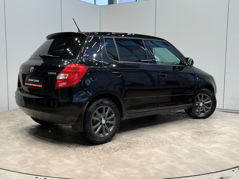 skoda-fabia-2013-1173-5