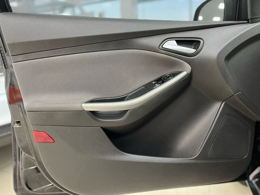ford-focus-2015-164-10