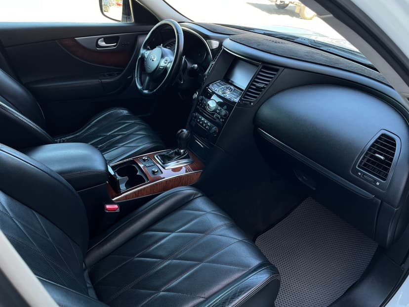 infiniti-fx37-2011-81-28