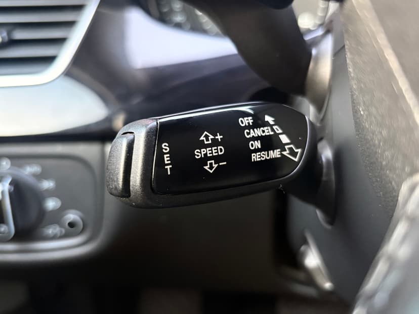 audi-a8-2011-360-14