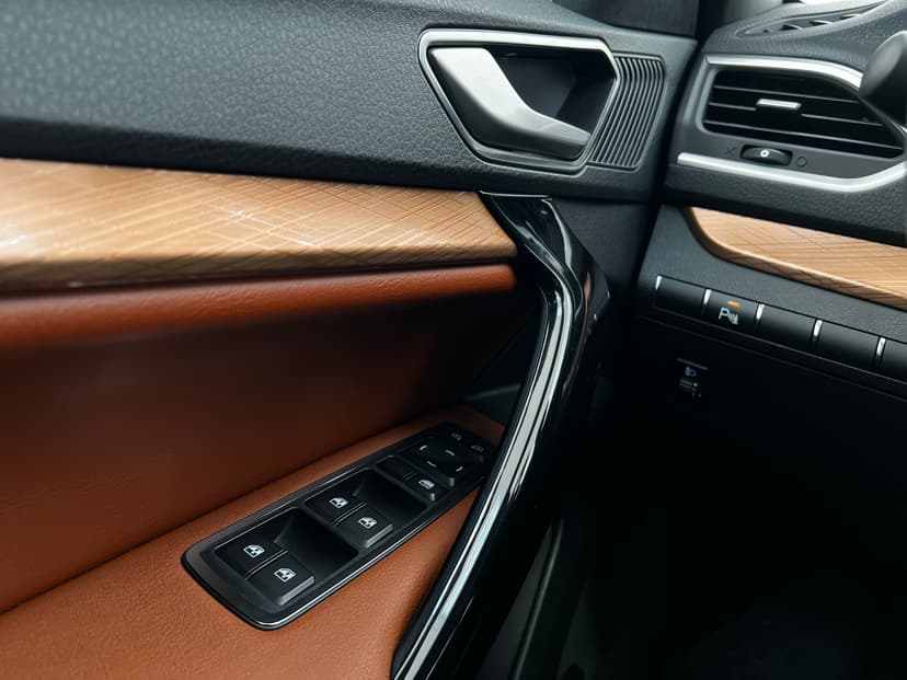 ваз (lada)-vesta cross-2024-1226-24