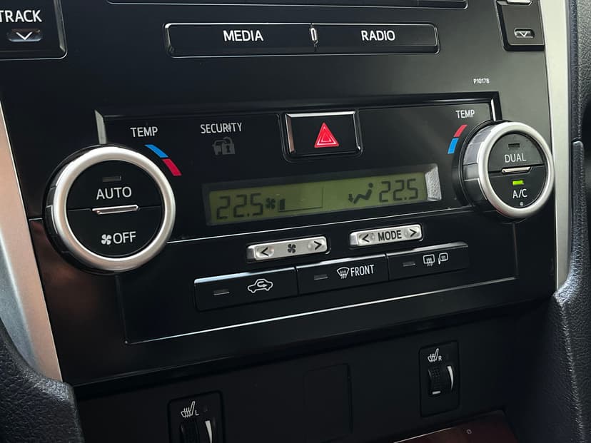 toyota-camry-2013-298-11