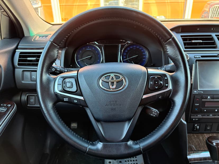 toyota-camry-2015-361-11