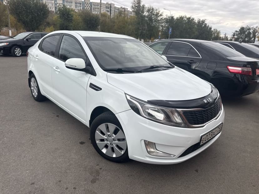 kia-rio-2013-523-0