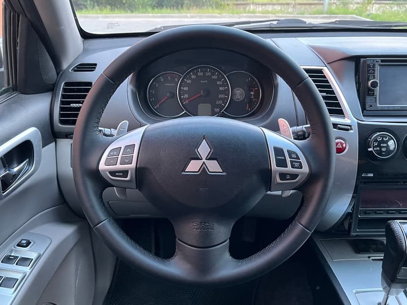 mitsubishi-pajero sport-2011-54-12
