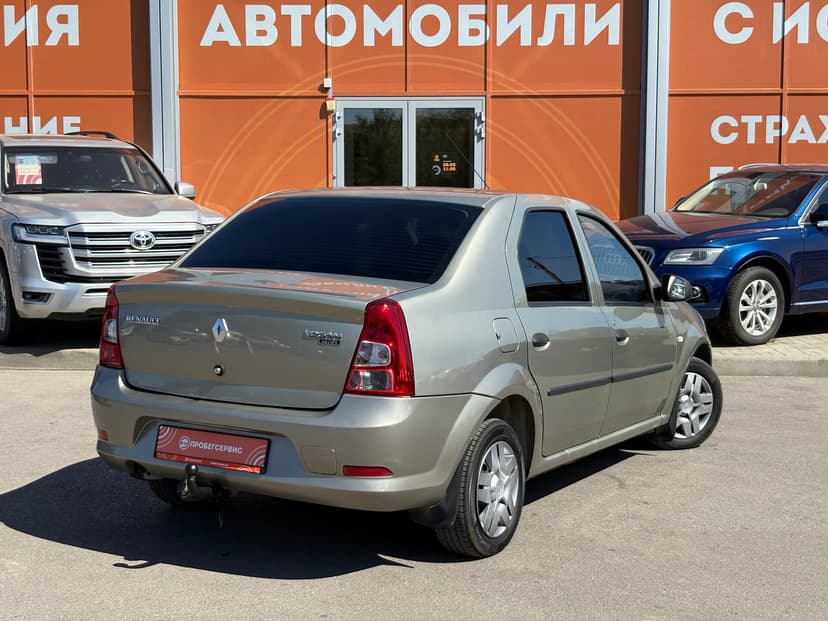 renault-logan-2010-238-4