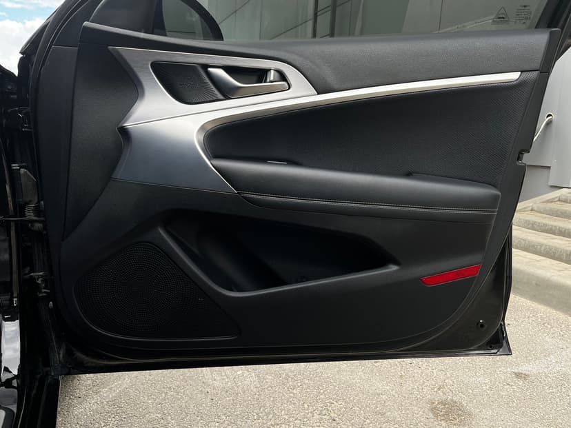 genesis-g70-2018-287-30