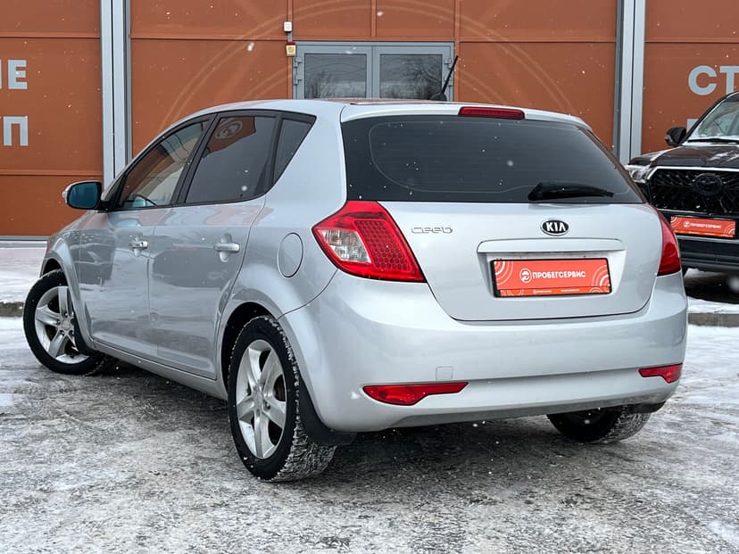 kia-ceed-2010-1006-6