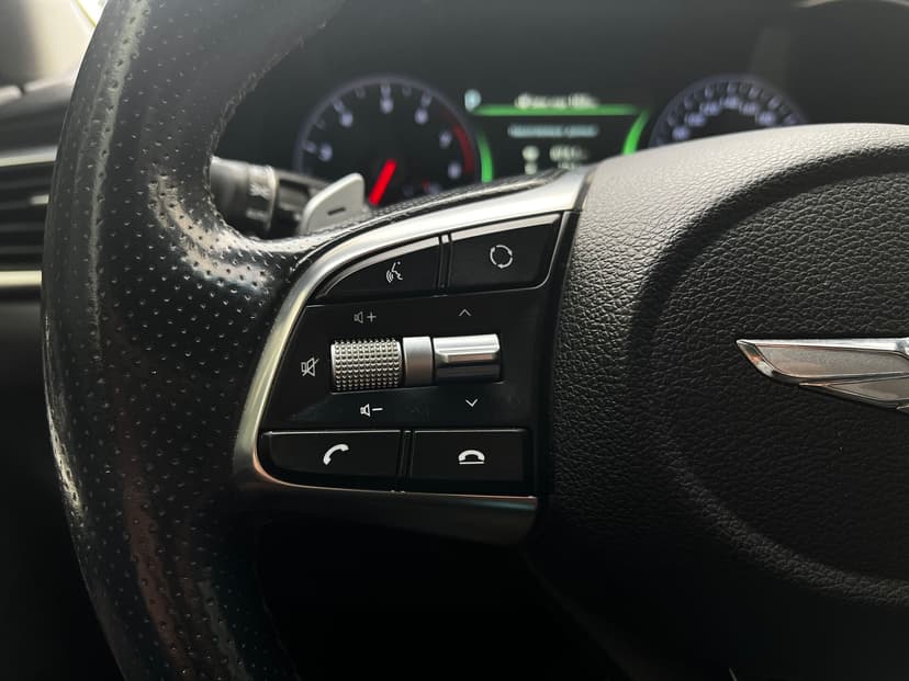 genesis-g70-2018-287-12