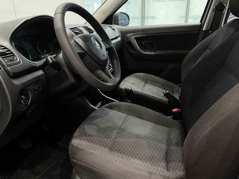 skoda-fabia-2013-1160-13