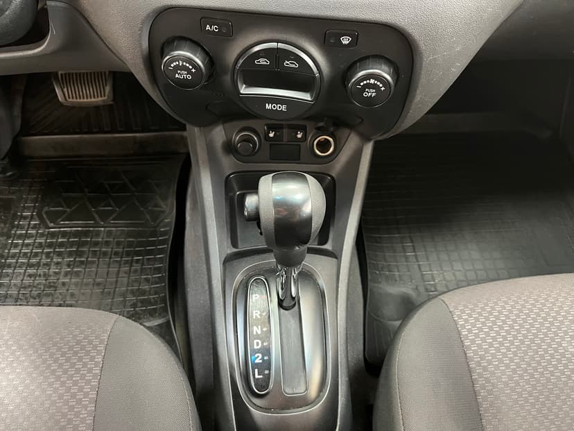 kia-rio-2010-208-14