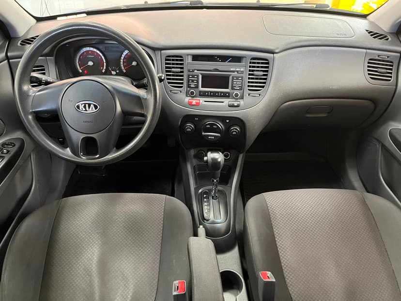 kia-rio-2010-208-10