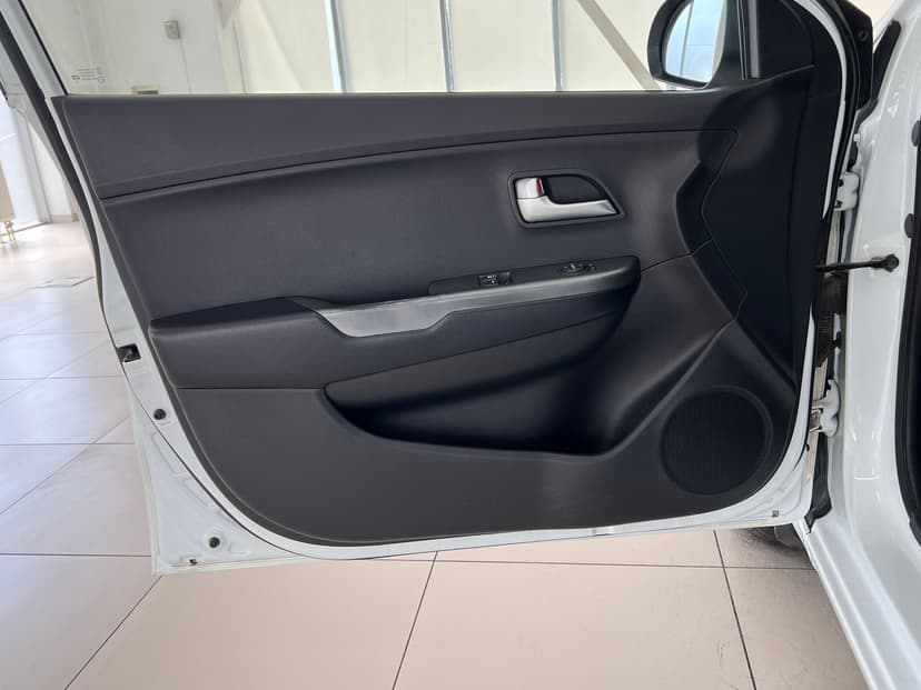 kia-rio-2014-363-26