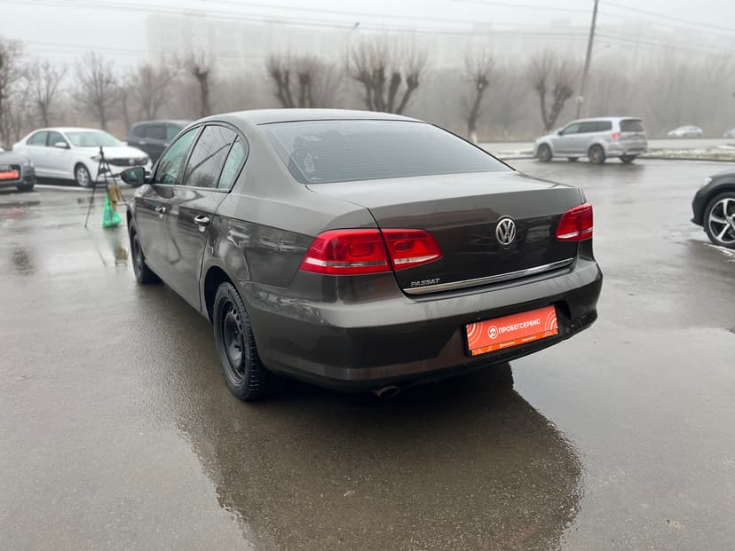 volkswagen-passat-2012-942-2