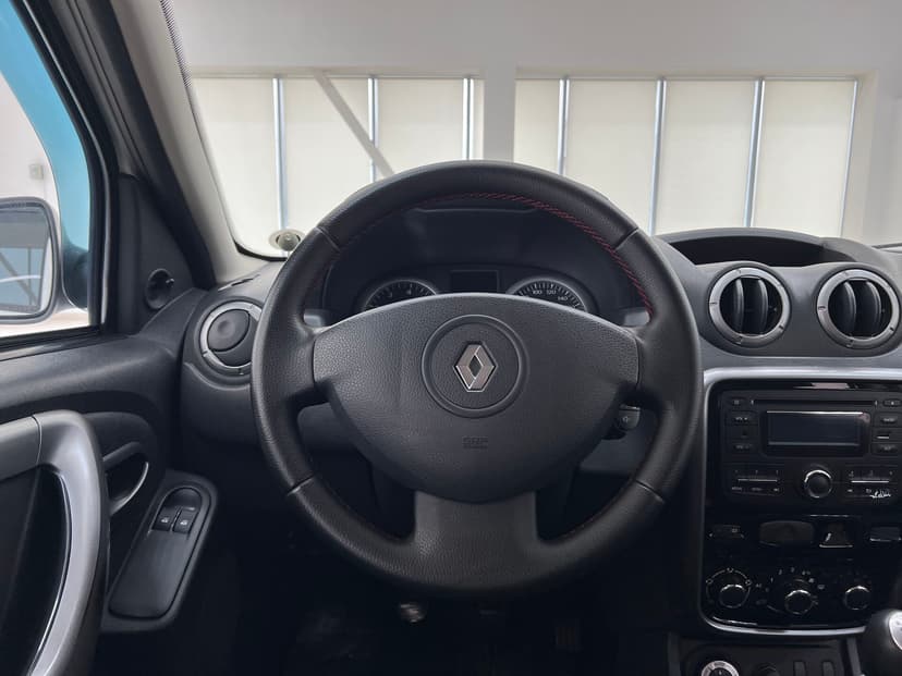 renault-duster-2013-321-12