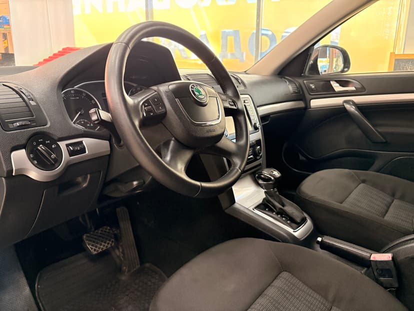 skoda-octavia-2011-519-21