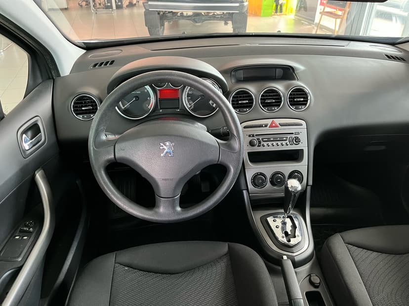 peugeot-308-2011-165-15