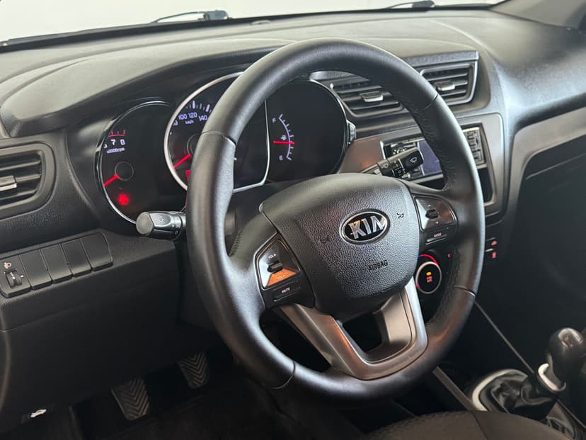 kia-rio-2013-504-8