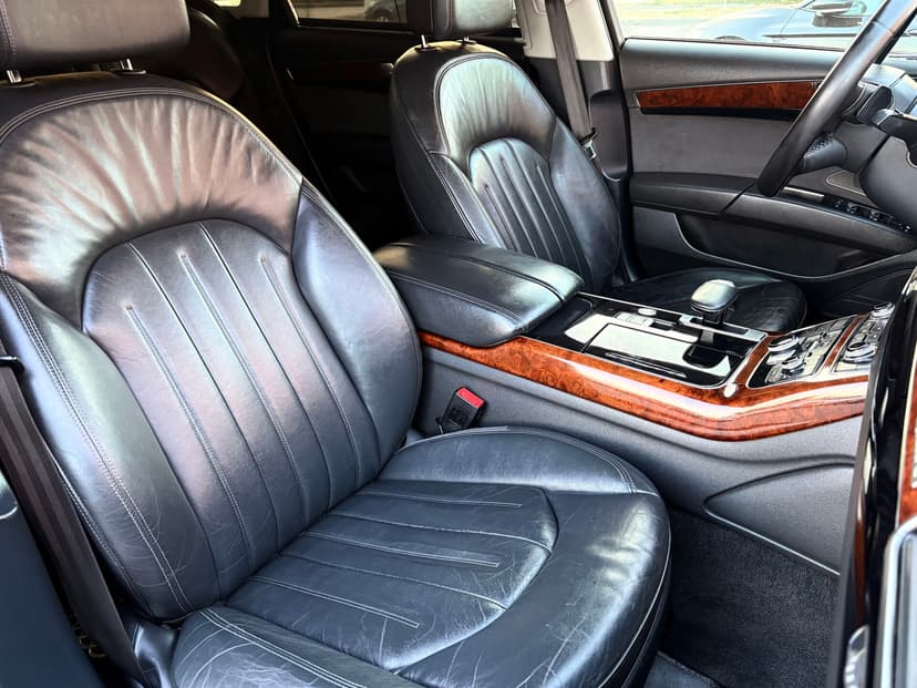 audi-a8-2011-360-25