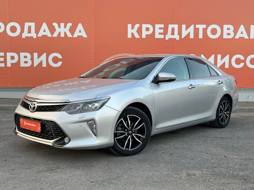 toyota-camry-2017-56-0