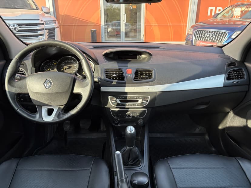 renault-fluence-2010-248-10