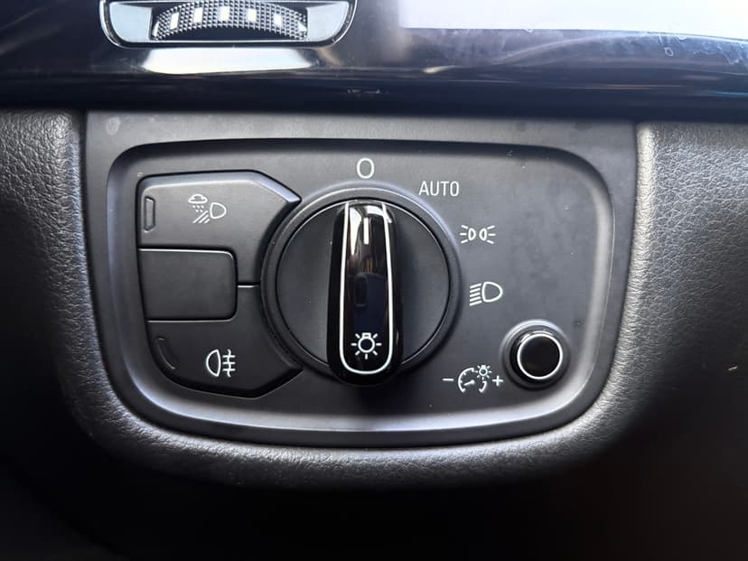 audi-a8-2011-360-20