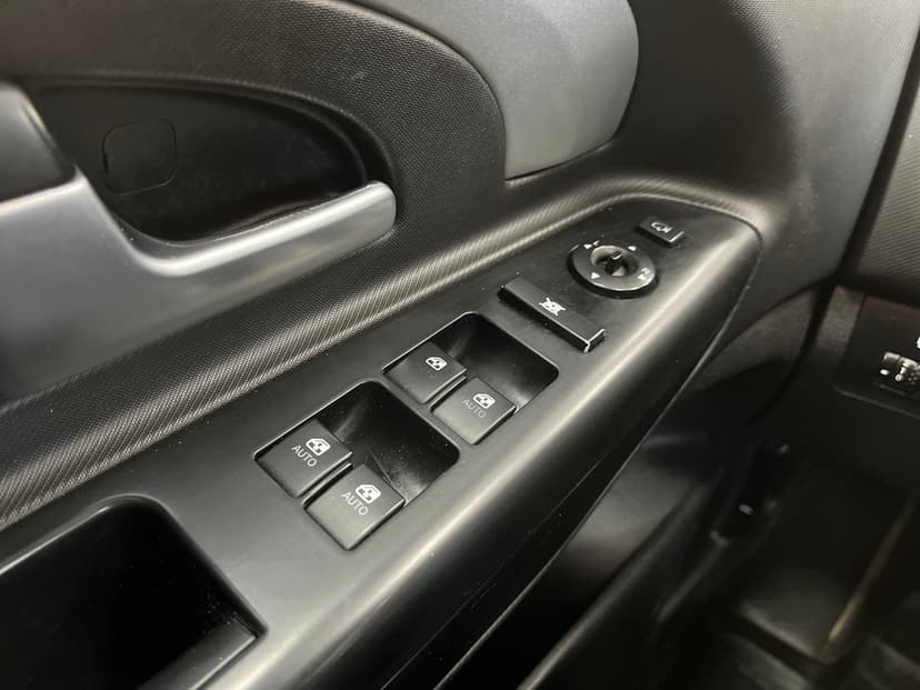 kia-ceed-2010-1006-15