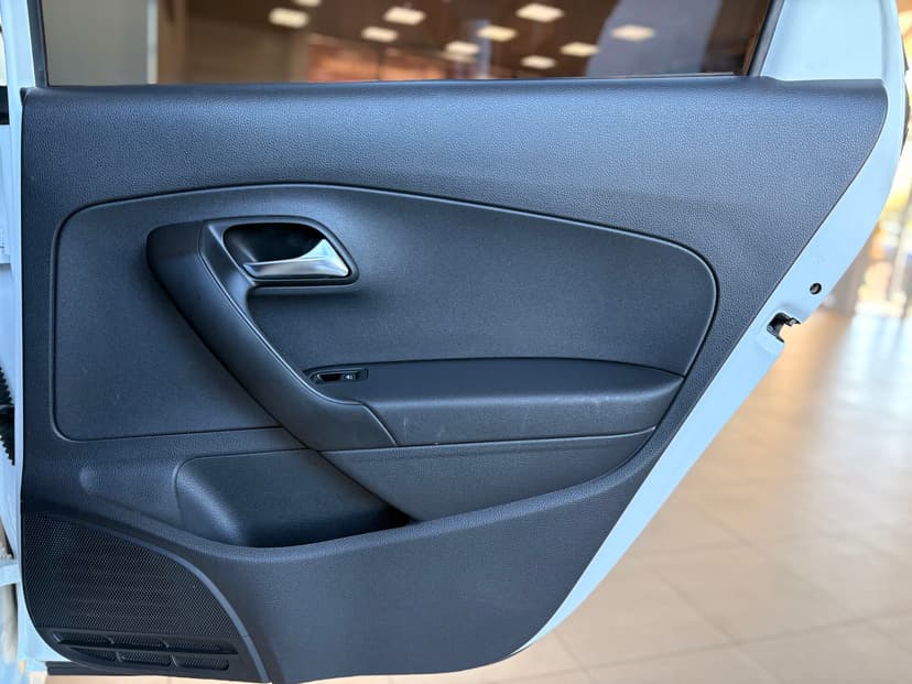 volkswagen-polo-2013-313-27