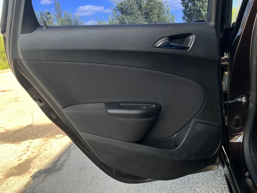 opel-astra-2013-57-19