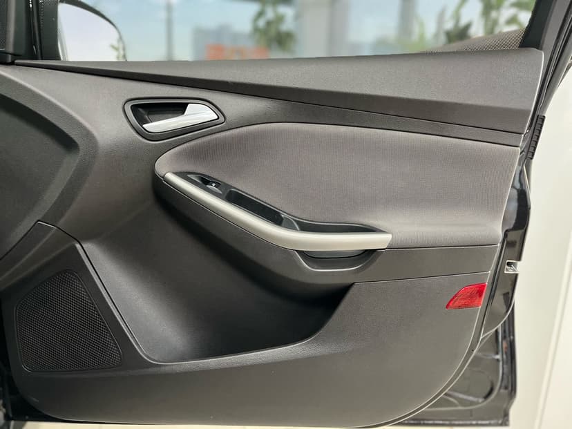 ford-focus-2015-164-11